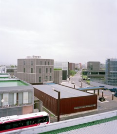 Completed building, looking north along Bookmakers Street, photo: J. Lovekin, May 2007.
